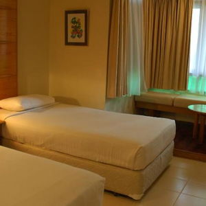 Hotel Sutra Beach Resort cazare Terengganu