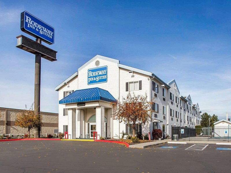 Hotel Rodeway Inn & Suites