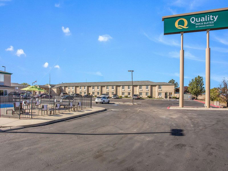 Hotel Quality Inn & Suites
