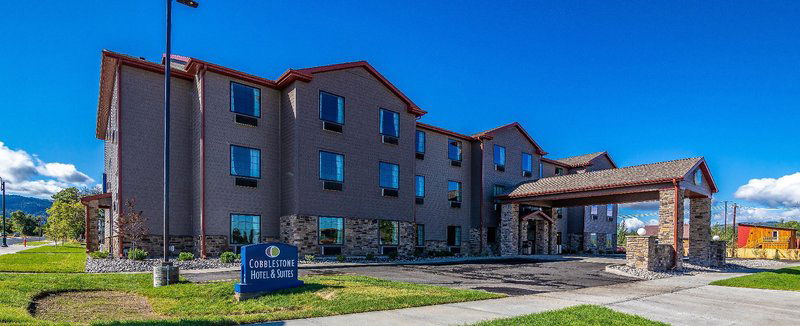 Hotel Cobblestone Hotel & Suites