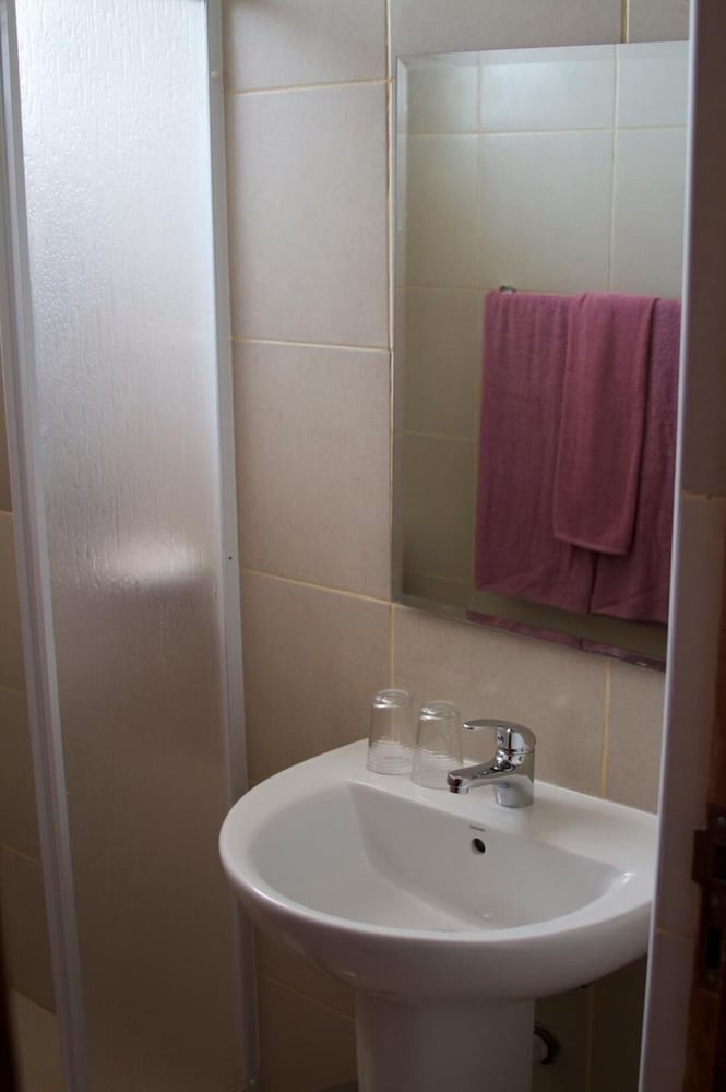 Hotel Room In Guest Room - Deluxe Double Room With Balcony In Vila Do Maio