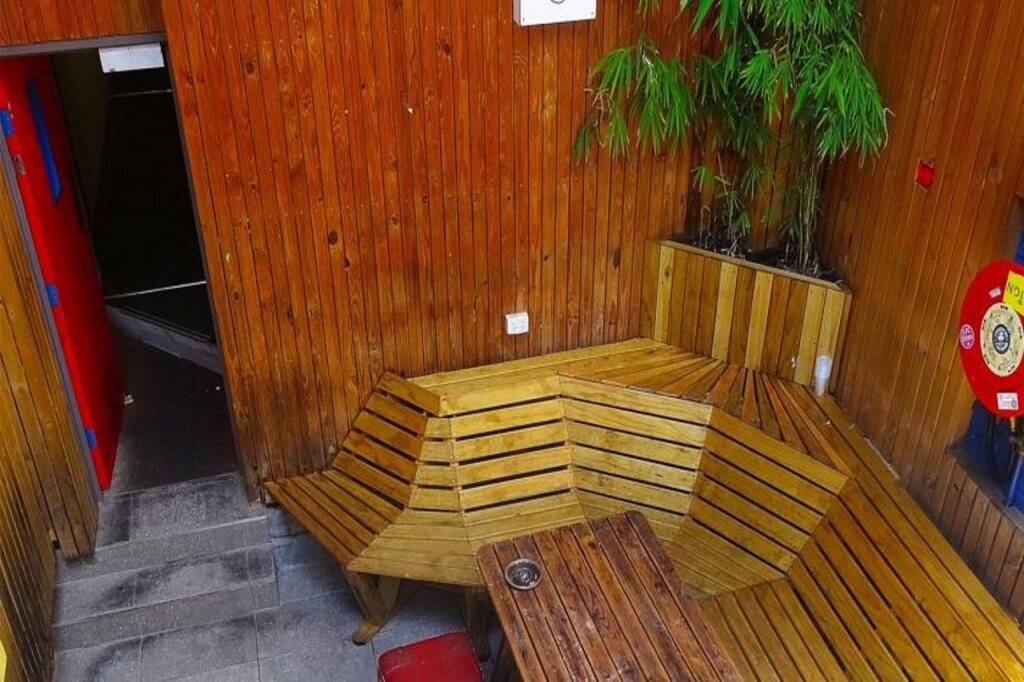 Hotel Chiliblue Backpackers & Youth Hostel