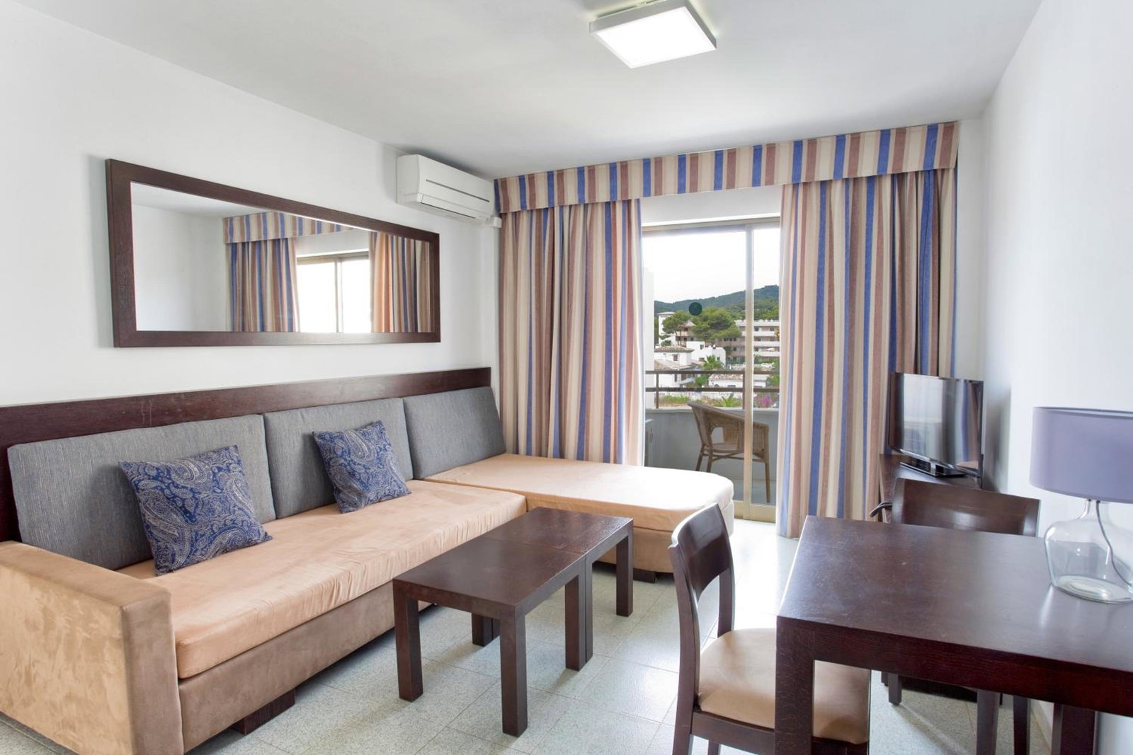 dal travel Flacalco Suites Aparthotel