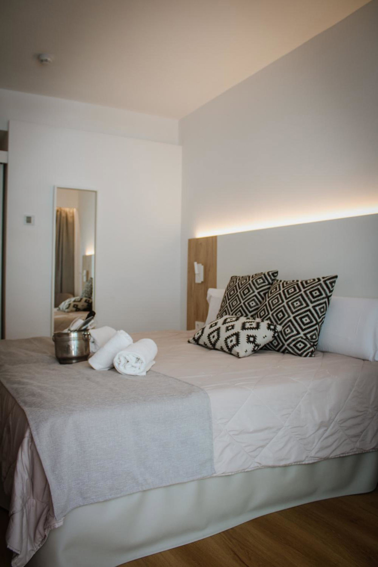 dal travel Flacalco Suites Aparthotel