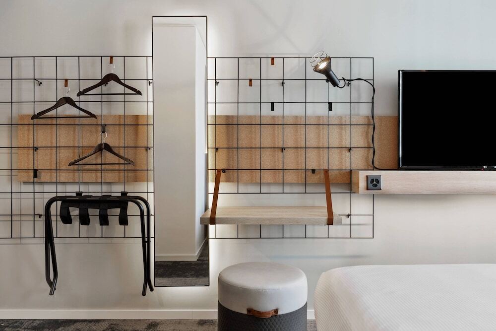 Hotel Moxy Bern Expo, A Marriott Hotel