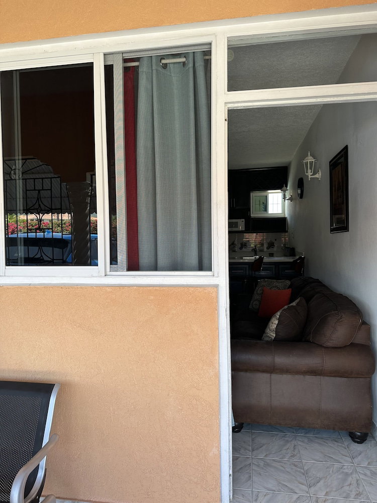 Hotel Remarkable 1-Bed Apartment In Montego Bay