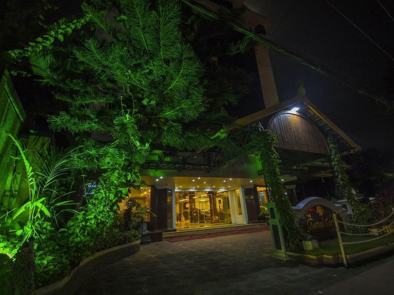 Hotel The Renai Cochin