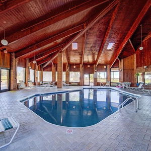 Hotel Amerihost Inn & Suites - Mexico cazare Mexico