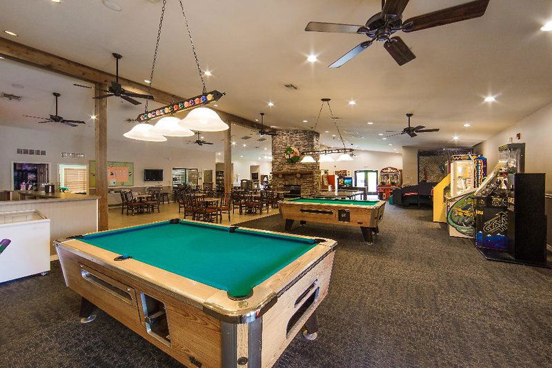 Hotel Holiday Hills Resort