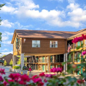 Hotel The Ozarker Lodge cazare Branson