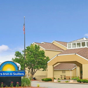 Hotel Days Inn & Suites By Wyndham St. Louis/Westport Plaza cazare St. Louis
