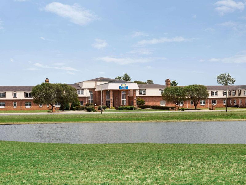 Hotel Days Inn And Suites By Wyndham Sikeston