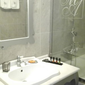 Hotel Micra Anglia cazare Andros