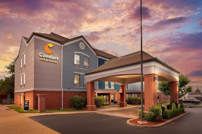 Hotel Comfort Inn & Suites