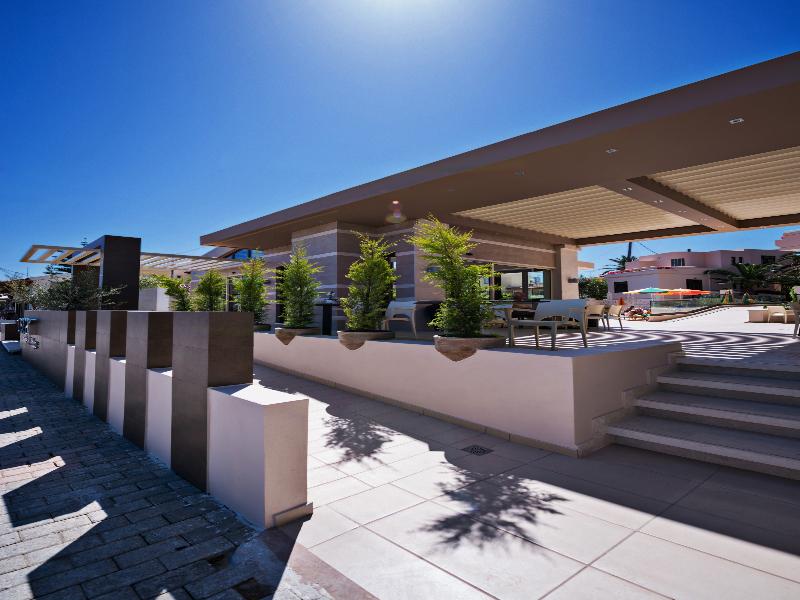 Hotel Oscar Suites & Village