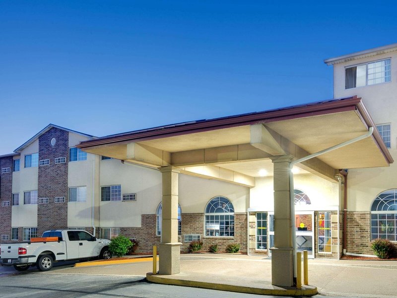 Hotel Super 8 By Wyndham Kansas City