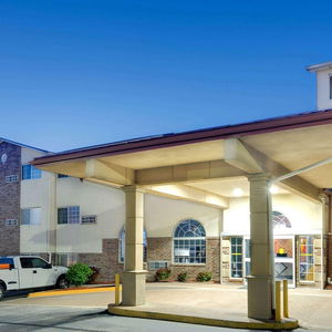 Hotel Super 8 By Wyndham Kansas City cazare Kansas City