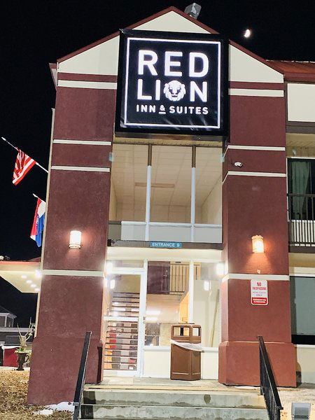 Hotel Countryside Inn & Suites