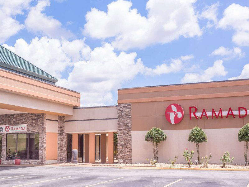 Hotel Ramada By Wyndham Macon