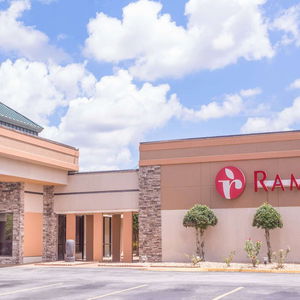 Hotel Ramada By Wyndham Macon cazare Macon