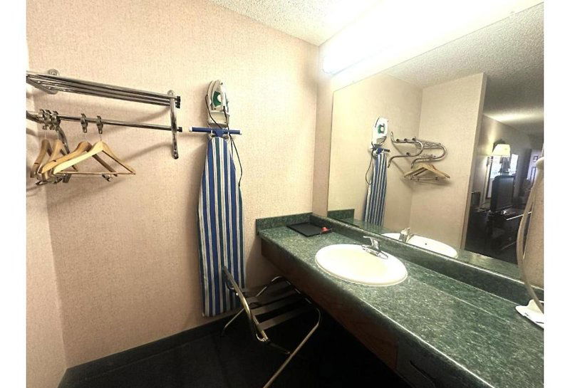 Hotel Red Carpet Inn Macon East