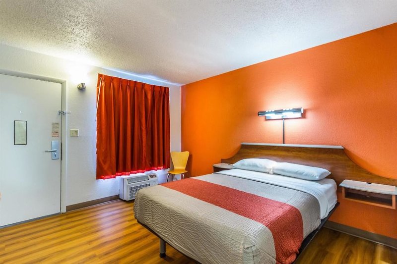 Hotel Motel 6 Mount Vernon Il