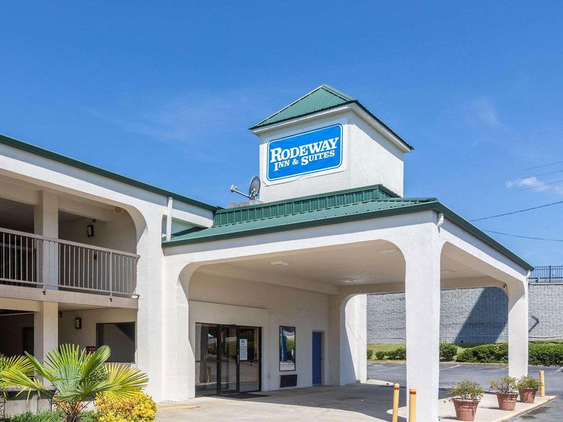 Hotel Rodeway Inn & Suites
