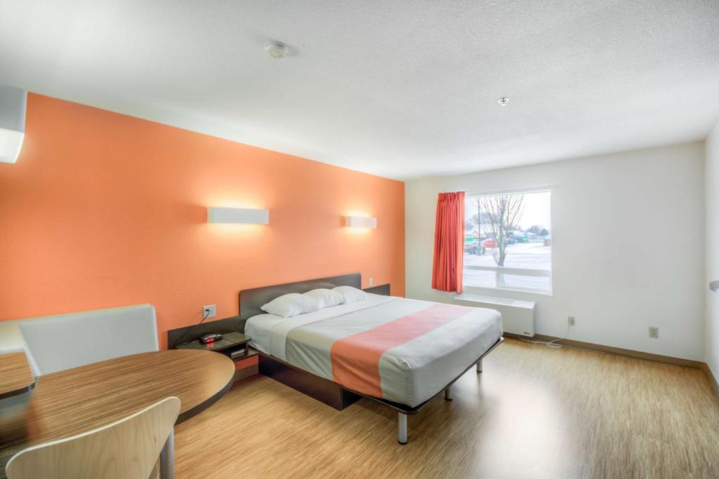 Hotel Motel 6 Regina Sk