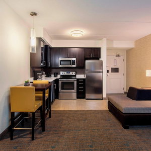 Hotel Residence Inn By Marriott Regina cazare Regina