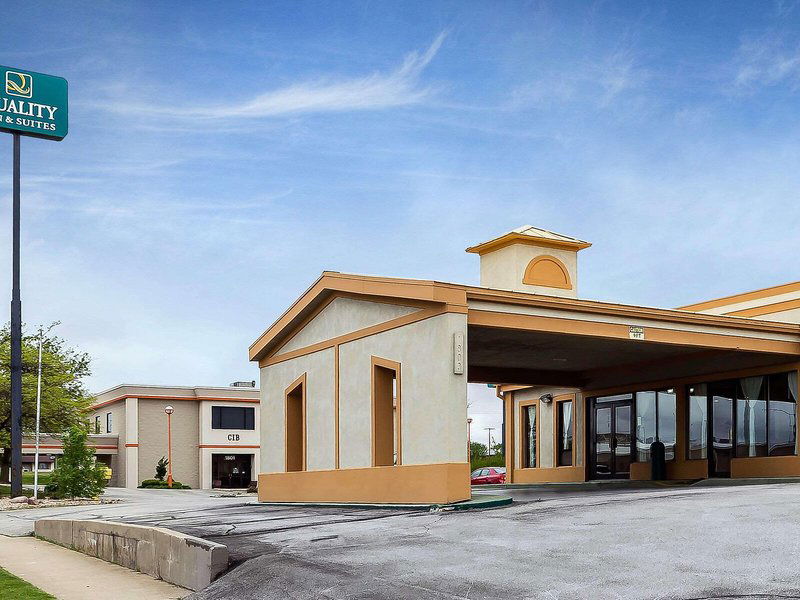 Hotel Quality Inn & Suites