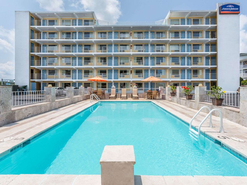 Hotel Howard Johnson By Wyndham Virginia Beach At The Beach