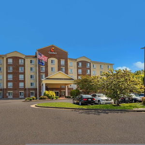 Hotel Comfort Suites Near Joint Forces cazare Suffolk