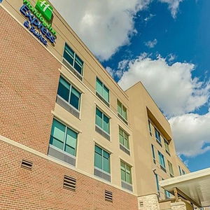 Hotel Holiday Inn Express & Suites Cedar Springs – Grand Rapids N cazare Cedar Springs