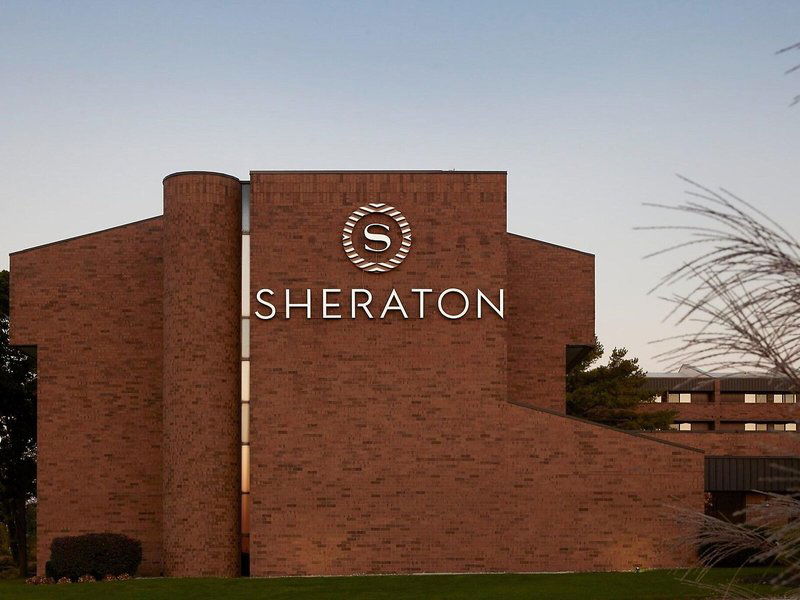 Hotel Sheraton Grand Rapids Airport Hotel