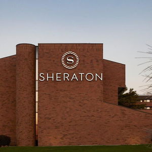 Hotel Sheraton Grand Rapids Airport Hotel cazare Wisconsin Rapids