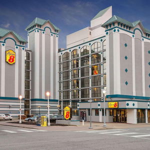 Hotel Aqua Vista Resort Hotel cazare Virginia Beach