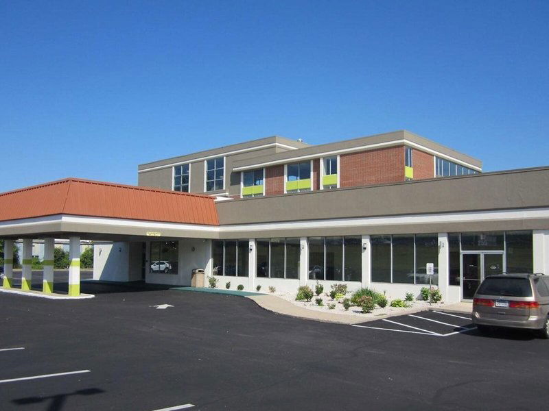 Hotel Baymont By Wyndham Grand Rapids Near Downtown