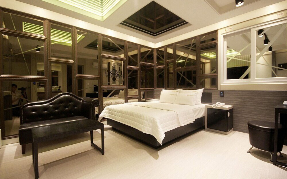 Hotel Yecheon B And B