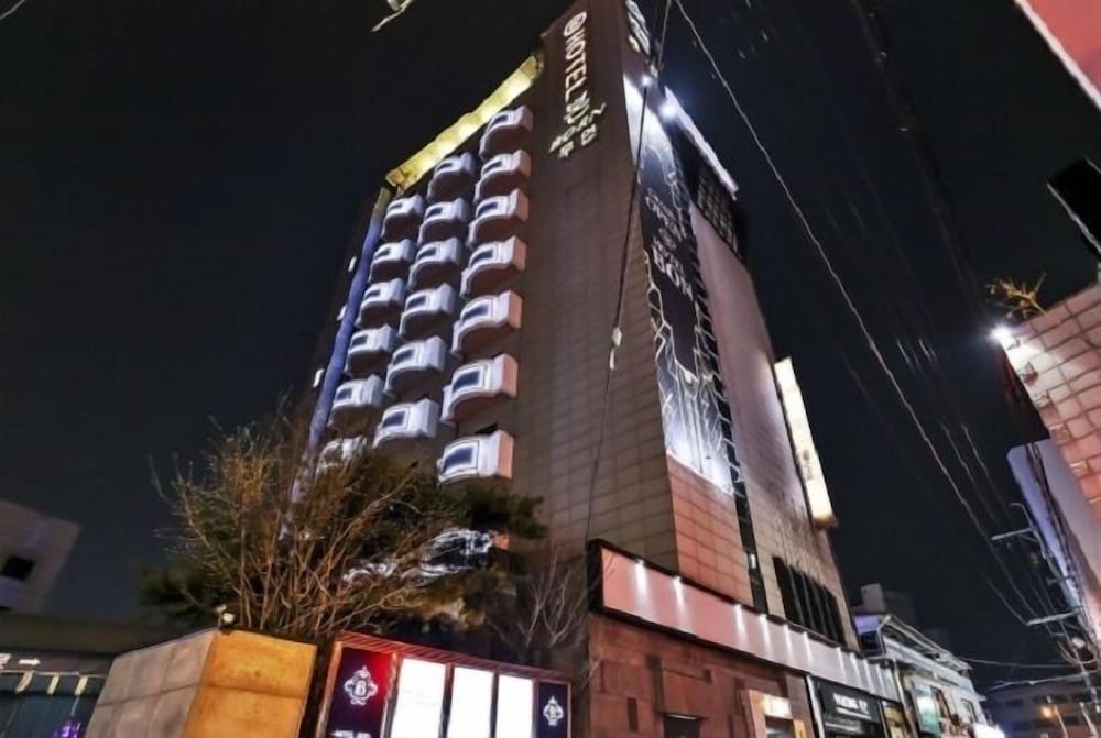 Hotel Hotel Born
