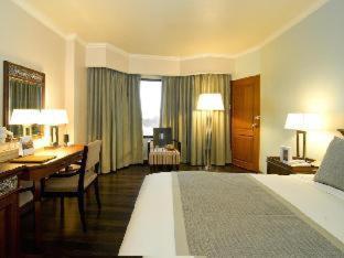 Hotel The Grand Riverside