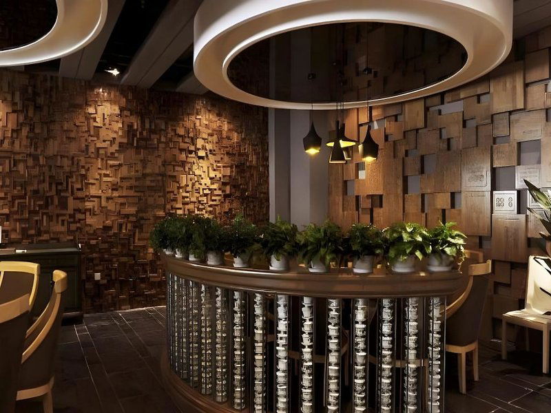 Hotel Rsun The Lakefort Hotel