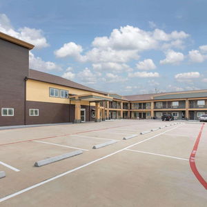 Hotel Days Inn And Suites By Wyndham La Porte cazare La Porte