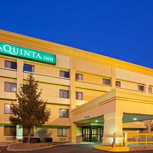 Hotel Norwood Inn & Suites Indianapolis cazare Indianapolis