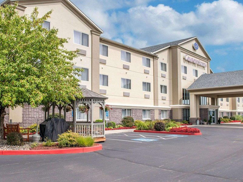 Hotel Comfort Suites North