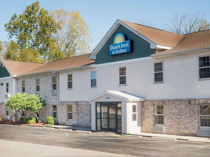 Hotel Days Inn & Suites By Wyndham Sellersburg