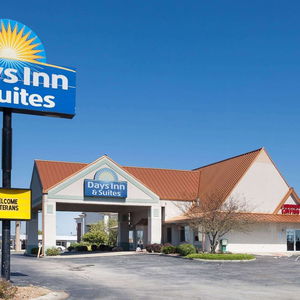 Hotel Days Inn & Suites By Wyndham Kokomo cazare Kokomo