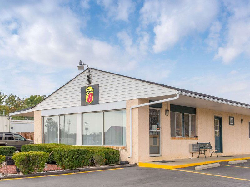 Hotel Super 8 By Wyndham Centerville-Richmond
