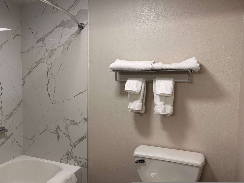 Hotel Baymont By Wyndham Noblesville