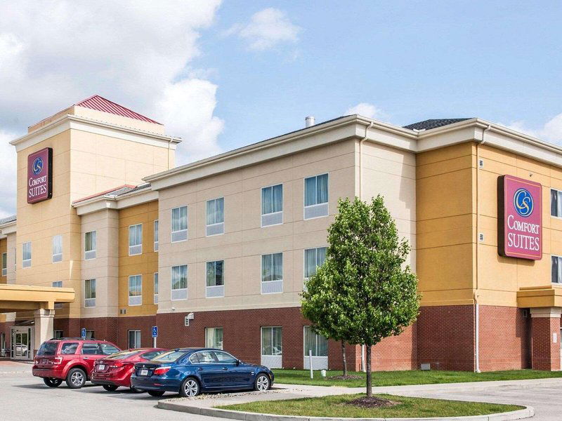 Hotel Comfort Suites Near Indianapolis Airport