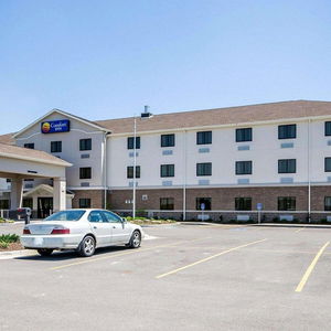 Hotel Red Roof Inn & Suites Ferdinand cazare Ferdinand